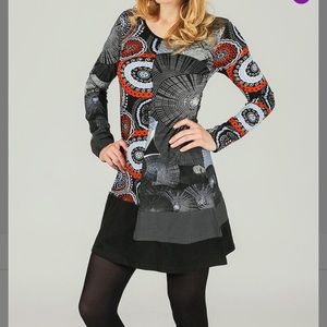 Black and red medallion neck scoop dress